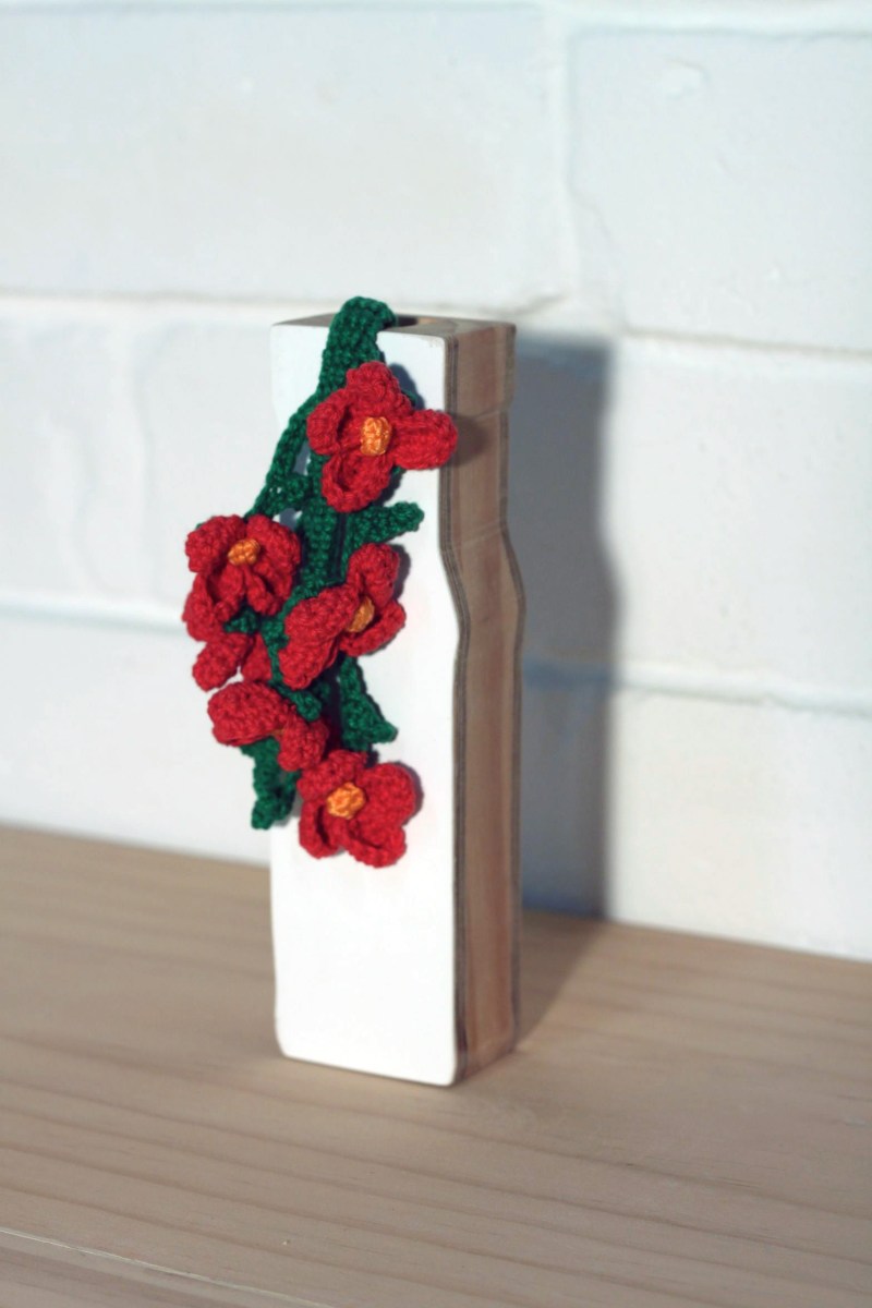 Sarah Newall Scarlet flax #1 in sesame oil bottle, 2010 cotton yarn, acrylic paint, pine & plywood 17.5 x 6 x 7.5cm SOLD