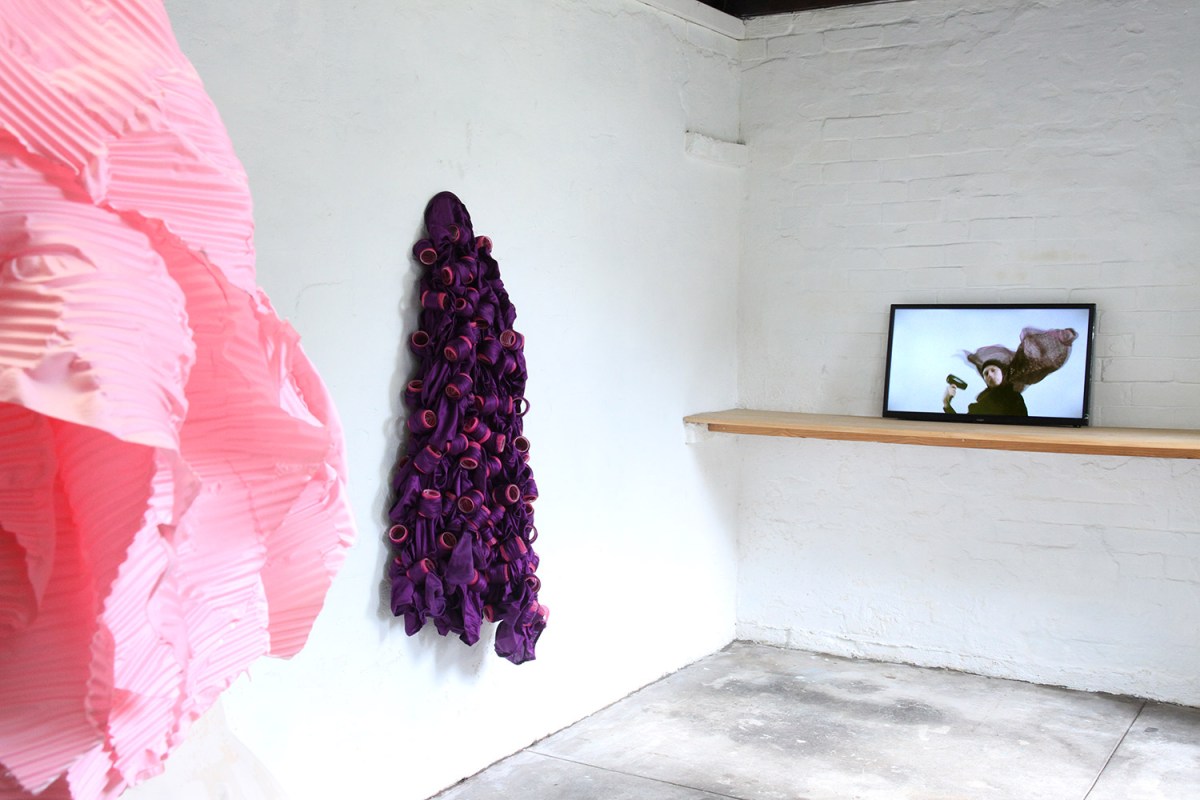 Cigdem Aydemir, Integration Salon, 2016, installation view